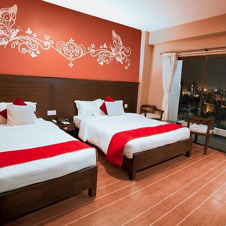 Hotel City Park Pokhara Esterno foto