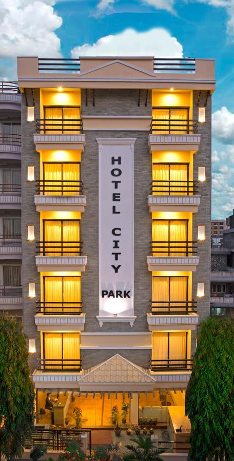 Hotel City Park Pokhara Esterno foto